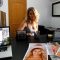 loira transou com agente de modelos na entrevista