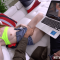assistindo pornô com a netinha